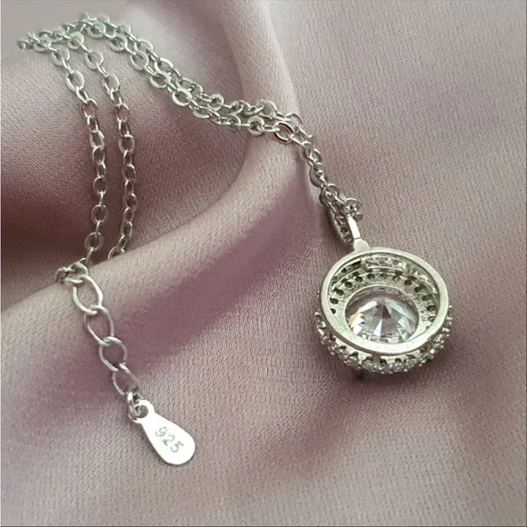 Classic Shiny Round Pendant Necklace - Picture 2 of 3
